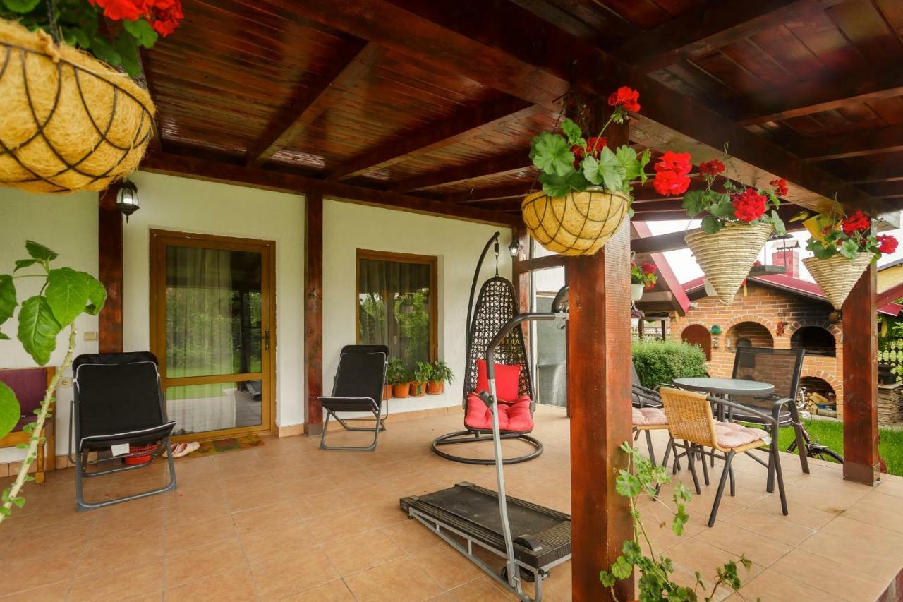 Casa Florilor Hotel Curtea De Arges Exterior photo