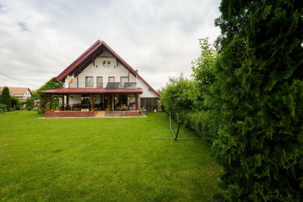 Casa Florilor Hotel Curtea De Arges Exterior photo