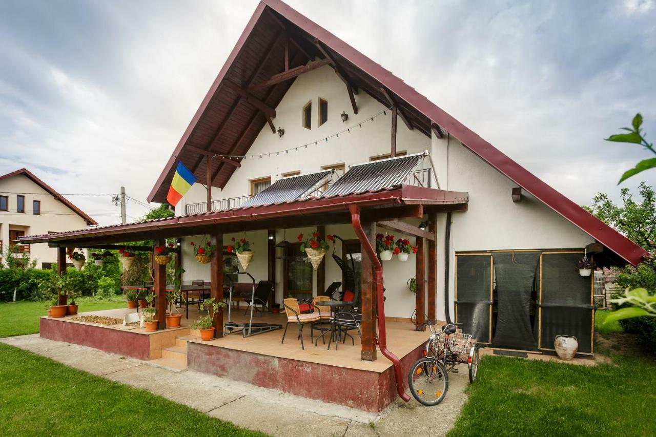 Casa Florilor Hotel Curtea De Arges Exterior photo